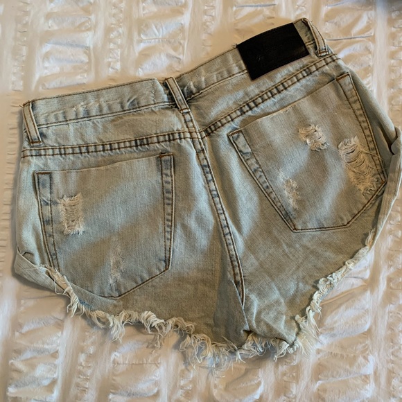 One Teaspoon cut offs - Picture 2 of 2